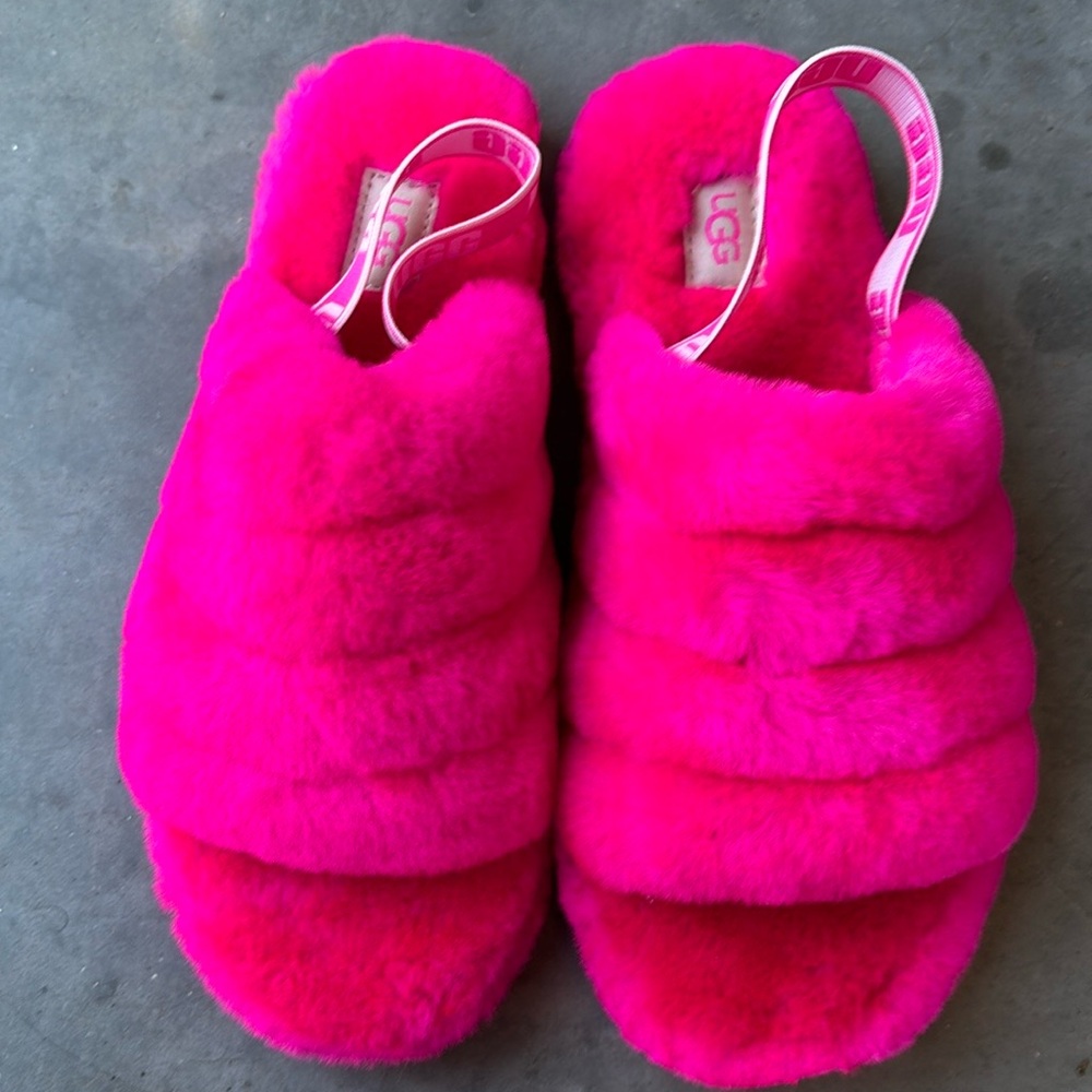 Brand new bright hot pink Ugg slippers